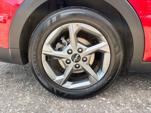 Used 2025 Kia K4 LXS image 29