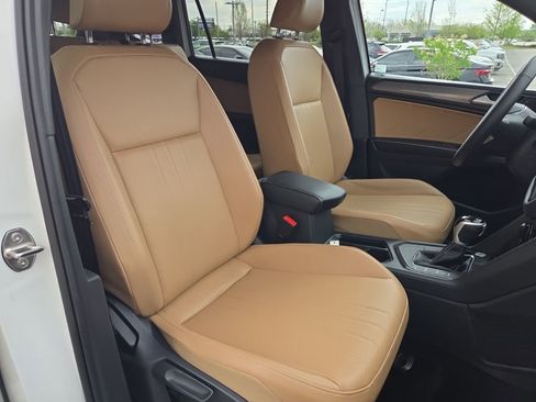 Used 2024 Volkswagen Tiguan SE FWD image 18