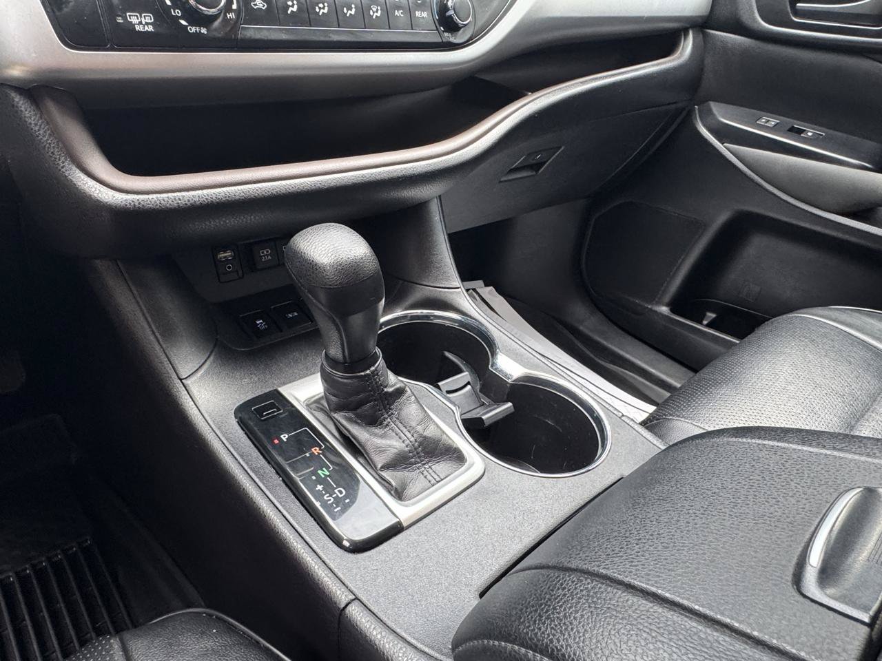Used 2019 Toyota Highlander LE AWD/4WD image 20