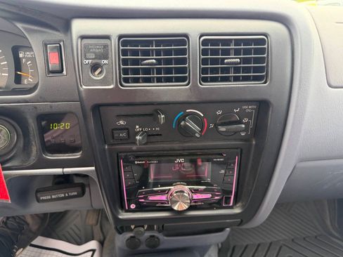 Used 2000 Toyota Tacoma PreRunner RWD image 20