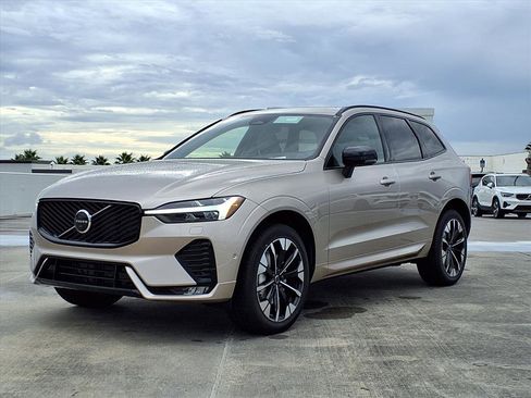 New 2026 Volvo XC60 B5 Plus w/ Protection Package Premier image 3