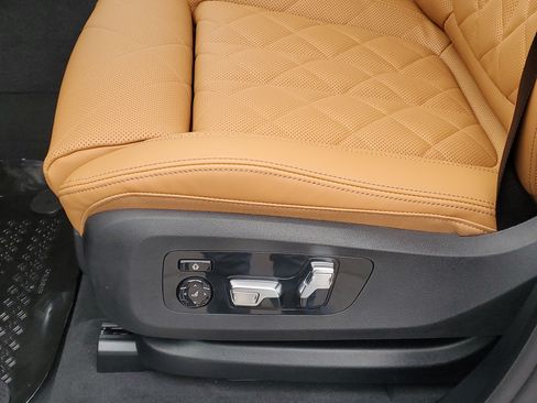 New 2026 BMW X5 xDrive40i w/ Climate Comfort Package AWD/4WD image 9