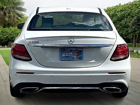 Used 2018 Mercedes-Benz E 300 4d Sedan E300 w/ Premium 1 Package image 4