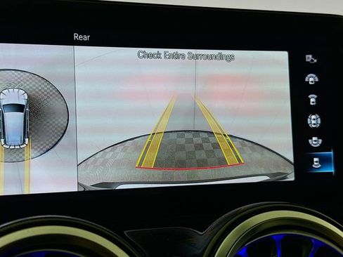 Used 2023 Mercedes-Benz GLB 250 GLB 250 image 17