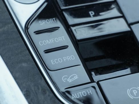 Certified 2024 BMW X6 xDrive40i w/ Premium Package image 29