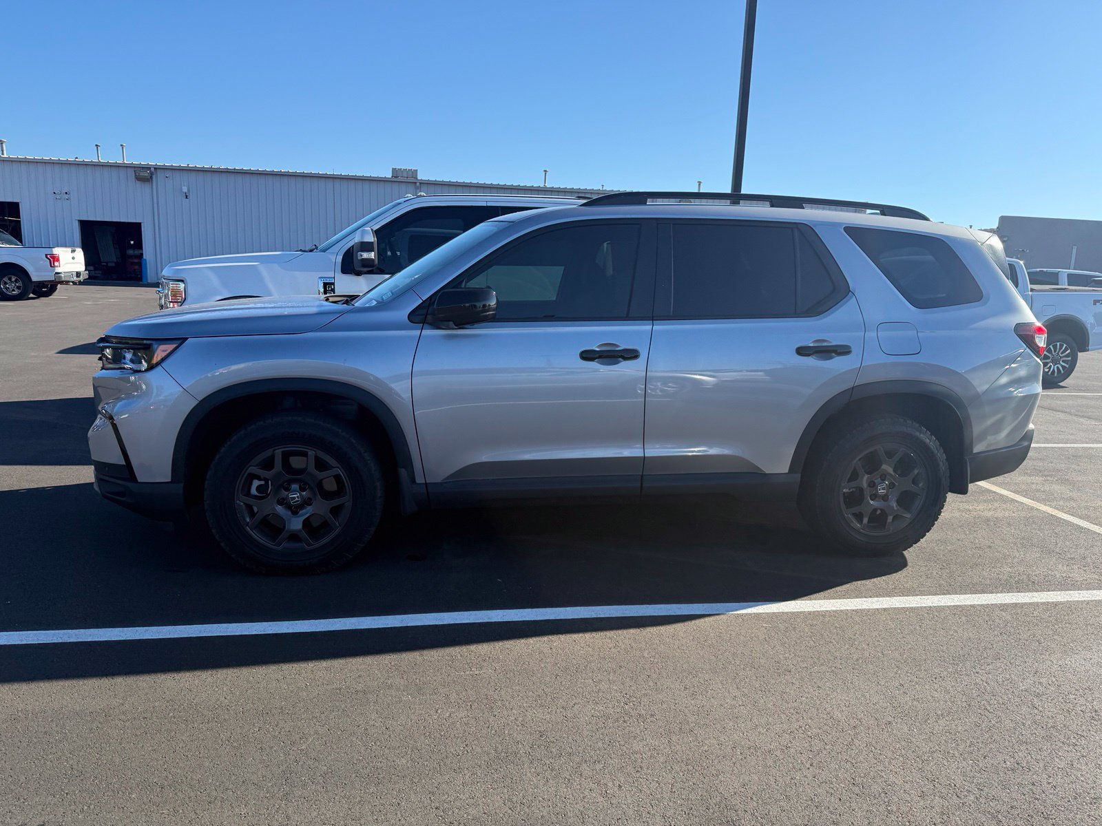 Used 2024 Honda Pilot TrailSport image 4