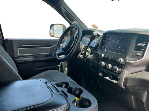 Used 2022 RAM 2500 Big Horn AWD/4WD image 17