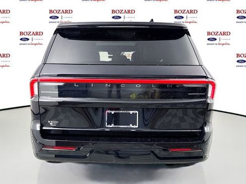 New 2025 Lincoln Navigator Reserve image 6
