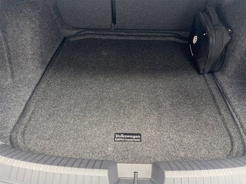 Used 2025 Volkswagen Jetta SE w/ Sunroof Package image 78