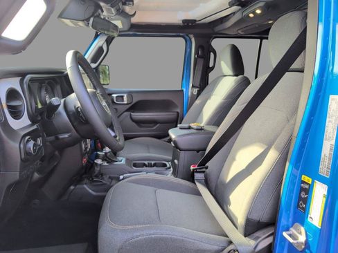 Used 2025 Jeep Wrangler Unlimited Sport AWD/4WD image 17
