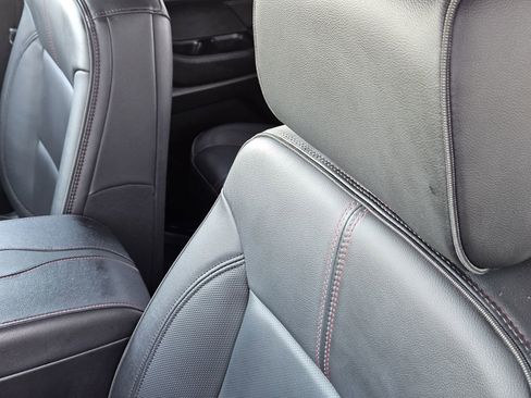 Used 2022 Chevrolet Traverse RS image 33