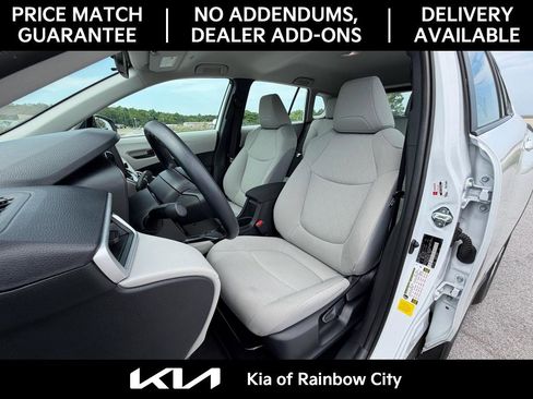 Used 2025 Toyota Corolla Cross L FWD image 13