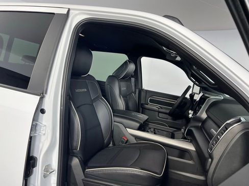 Used 2025 RAM 2500 Laramie image 29