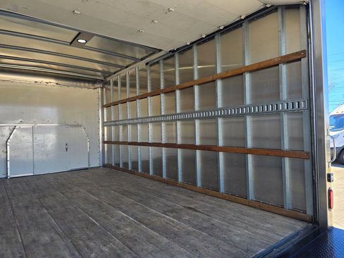 Used 2024 Ford E-350 and Econoline 350 Super Duty w/ Power Windows & Locks Group image 22