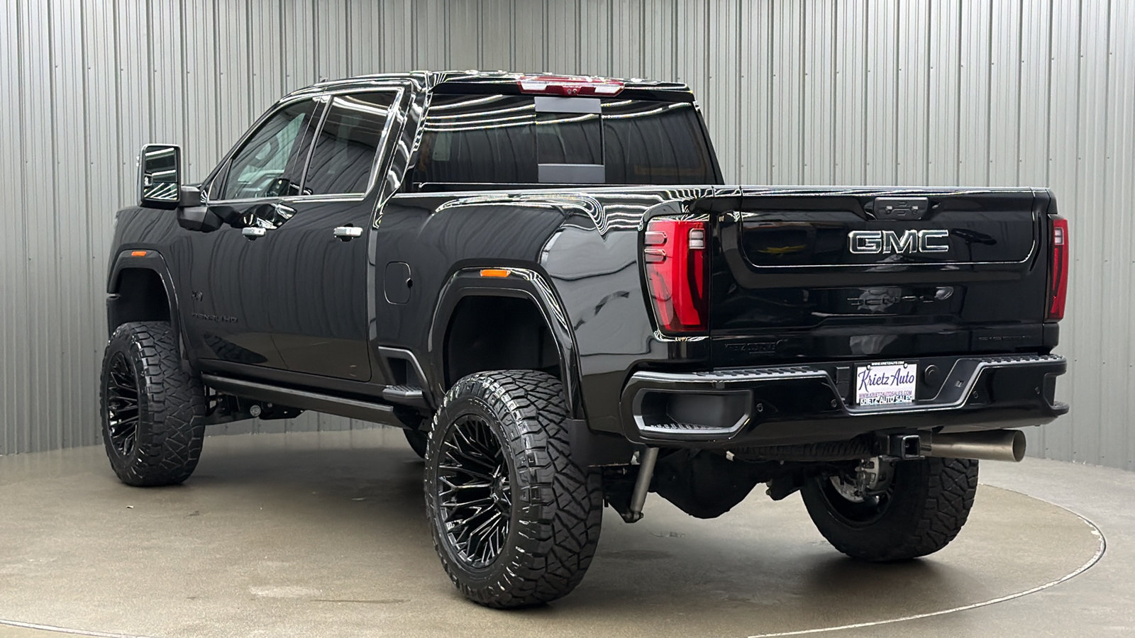 Used 2026 GMC Sierra 2500 Denali Ultimate w/ LPO, Black Badging Package AWD/4WD image 3