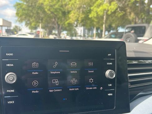 New 2026 Volkswagen Jetta SE FWD image 16