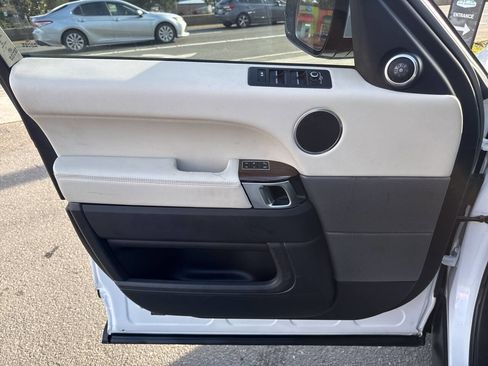 Used 2014 Land Rover Range Rover Sport HSE image 31