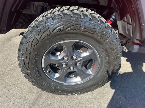 Used 2020 Jeep Gladiator Rubicon w/ Trailer Tow Package AWD/4WD image 27