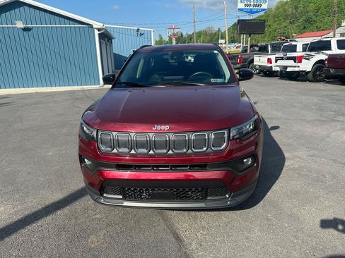 Used 2022 Jeep Compass Latitude AWD/4WD image 2