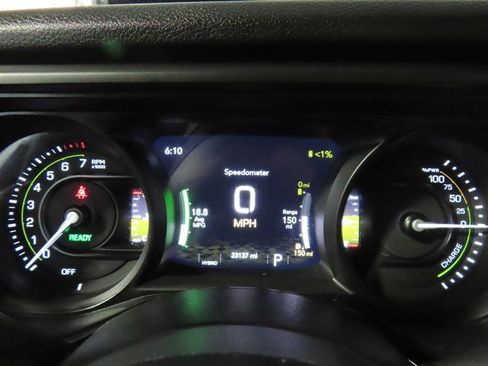 Used 2024 Jeep Wrangler Unlimited image 19