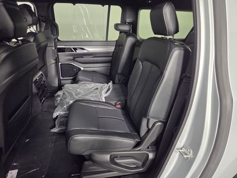 New 2026 Jeep Grand Wagoneer L Limited AWD/4WD image 16