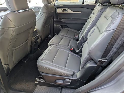 New 2026 Ford Explorer Active AWD/4WD image 18