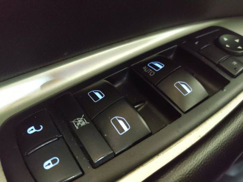 Used 2018 Dodge Journey SE w/ Connectivity Group FWD image 27
