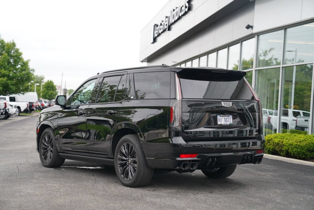 Used 2023 Cadillac Escalade V w/ LPO, ONYX Package AWD/4WD image 11