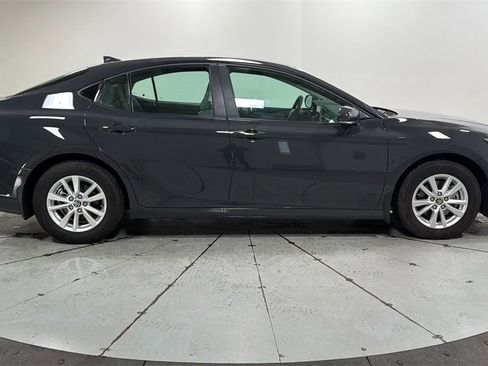 Used 2026 Toyota Camry LE image 6