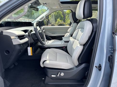 New 2026 Lincoln Navigator Reserve w/ Jet Appearance Package AWD/4WD image 21