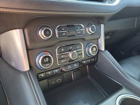 Used 2024 GMC Yukon SLT image 16