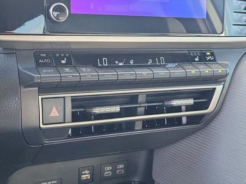 Certified 2025 Toyota Camry SE w/ Convenience Package FWD image 20