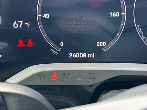 Used 2022 Porsche Taycan image 25