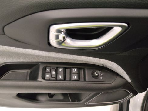 Used 2022 Jeep Compass Latitude FWD image 27
