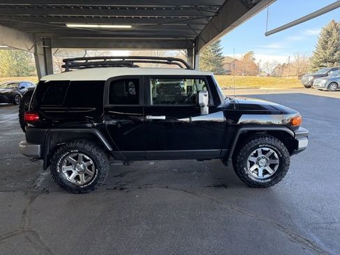 Used 2014 Toyota FJ Cruiser Base image 5