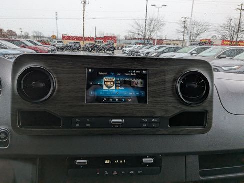 Used 2022 Mercedes-Benz Sprinter 144 Cargo image 23