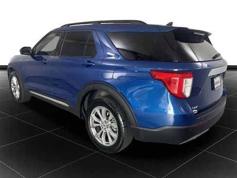 Used 2023 Ford Explorer XLT w/ Equipment Group 202A AWD/4WD image 3