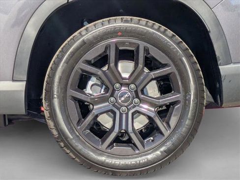 New 2025 Honda Pilot Touring image 10