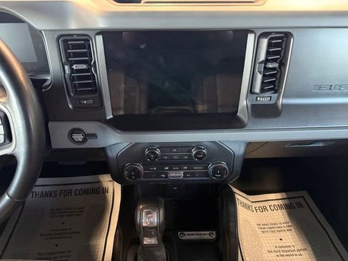 Used 2022 Ford Bronco Everglades image 20