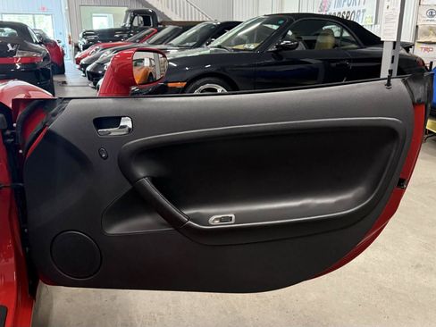 Used 2008 Pontiac Solstice Convertible w/ Premium Package RWD image 34