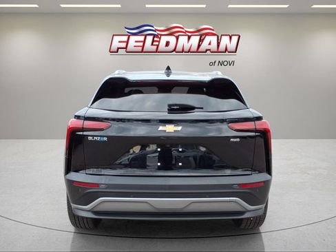 Used 2025 Chevrolet Blazer EV LT AWD/4WD image 4
