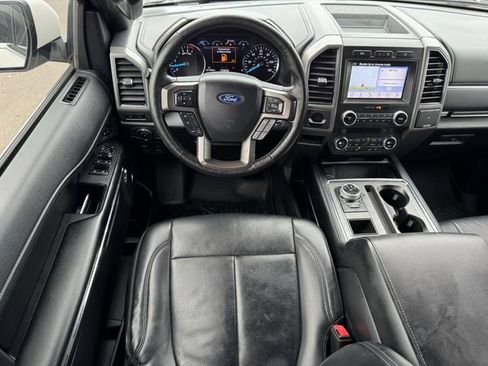 Used 2019 Ford Expedition XLT w/ Equipment Group 202A RWD image 13