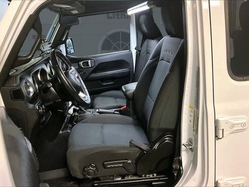 Used 2019 Jeep Wrangler Unlimited Sahara w/ Cold Weather Group image 11