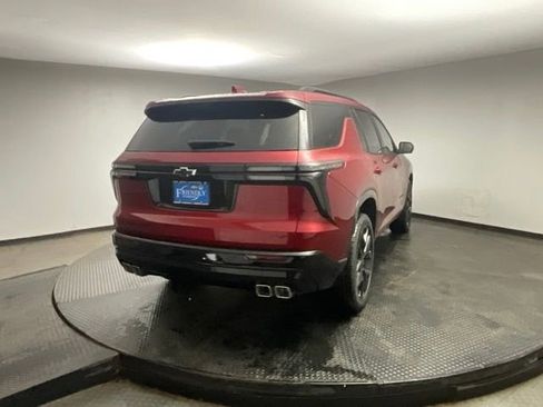 New 2026 Chevrolet Traverse RS w/ LPO, Floor Liner Package AWD/4WD image 7
