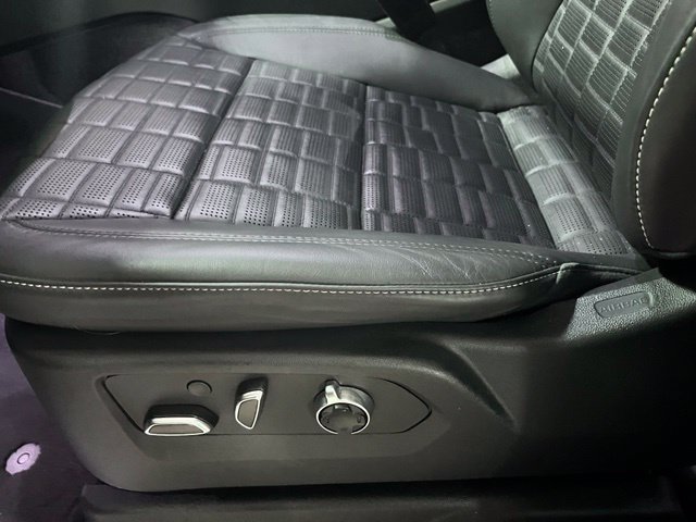 Used 2025 Cadillac Escalade Sport Platinum AWD/4WD image 28