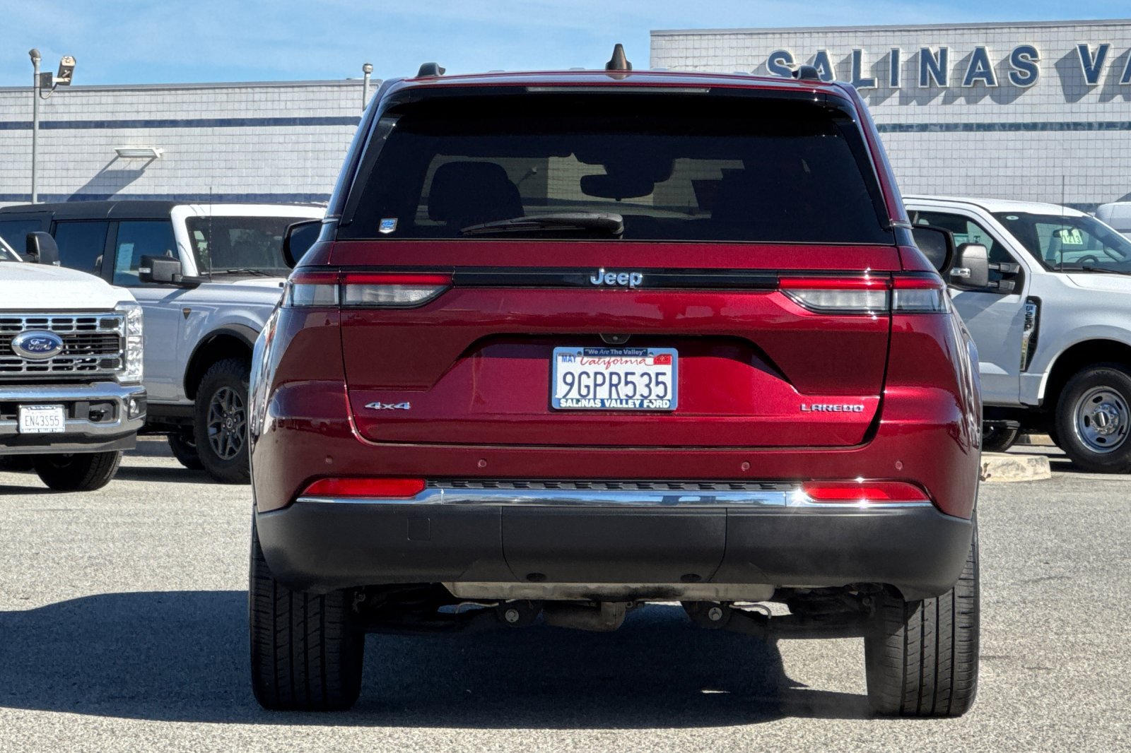 Used 2023 Jeep Grand Cherokee Laredo AWD/4WD image 5