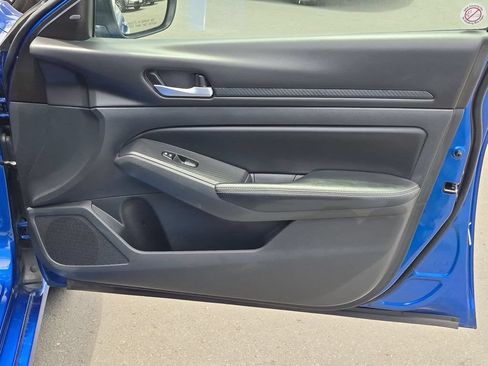 Used 2025 Nissan Altima 2.5 SV AWD/4WD image 33