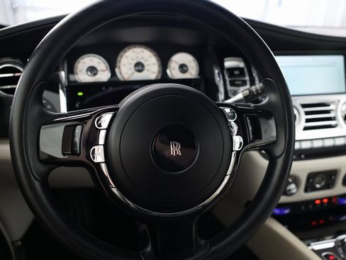 Used 2016 Rolls-Royce Wraith image 21