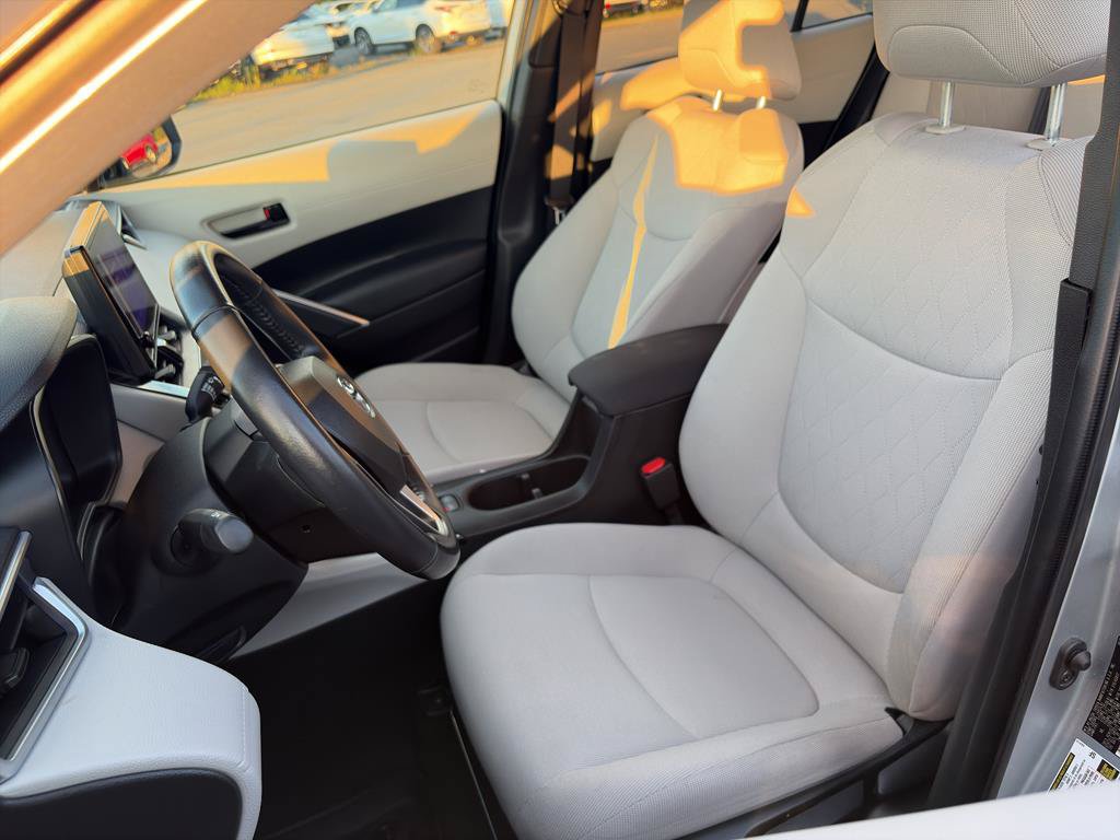 Used 2023 Toyota Corolla Cross LE AWD/4WD image 21