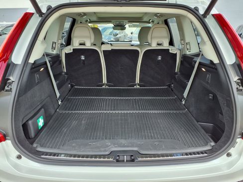 Certified 2025 Volvo XC90 T8 Plus w/ Protection Package Premier AWD/4WD image 18